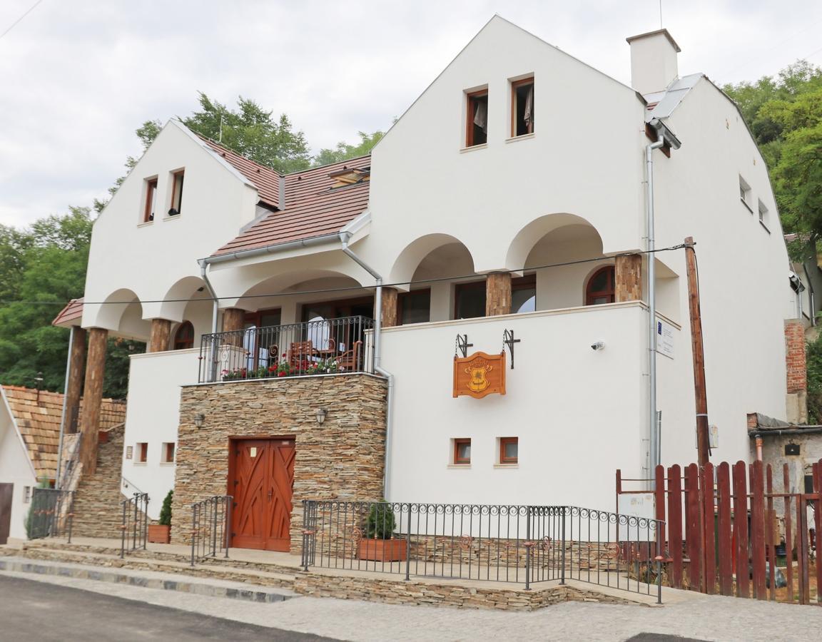 Penzion Kallai A Vinaren Filakovo Exterior foto